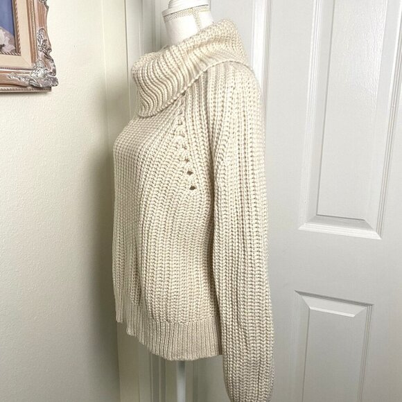 Kendall & Kylie Relaxed Chunky Knit Cowl Neck Cream Sweater Size Medium - Picture 3 of 9